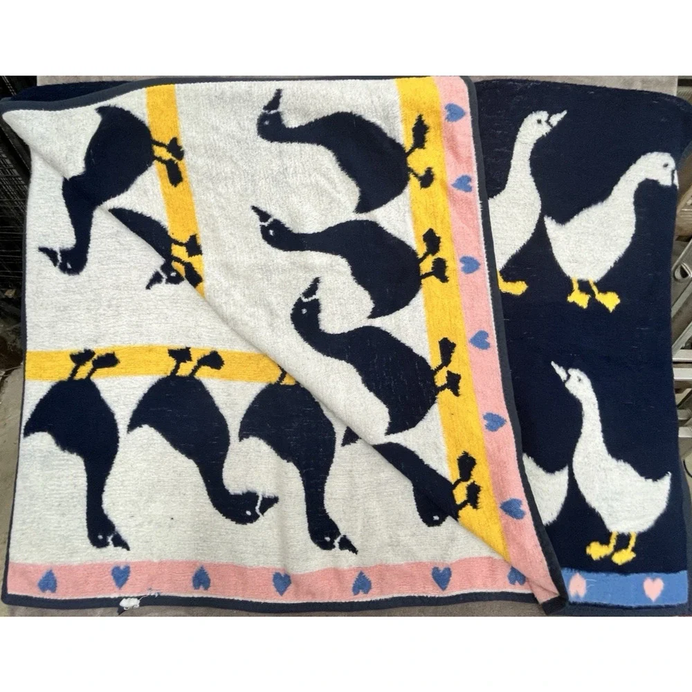Vintage Vuteks Crown Crafts Goose Blanket Reversible 58x84 Hearts Cottagecore